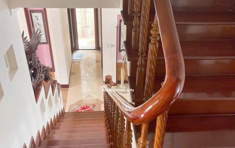 bán biệt thự sân vườn phố hoàng diệu cách đường hoàng diệu 20m