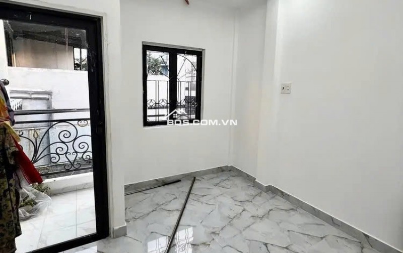 Nhà đẹp 3 tầng Hoà Bình- sát Đầm Sen