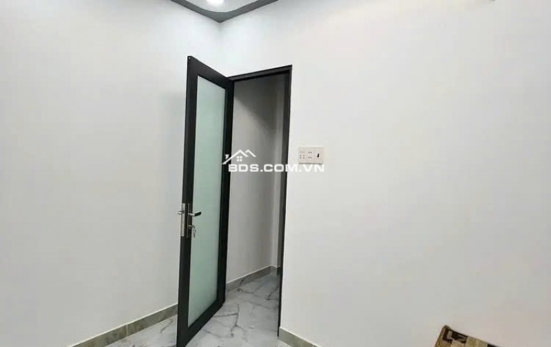 Nhà đẹp 3 tầng Hoà Bình- sát Đầm Sen