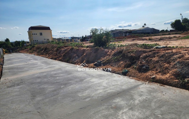 . Hàng đầu tư đẹp, 810m2 đã tách 9 thửa, hoa hồng cao cho môi giới