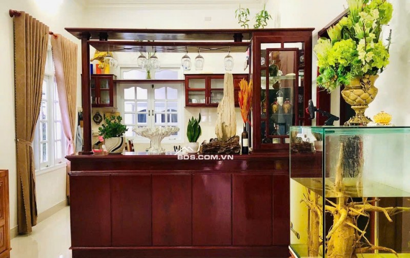 CHO THUÊ VILLA 8 PHÒNG NGỦ ĐƯỜNG HÙNG VƯƠNG ĐÀ LẠT