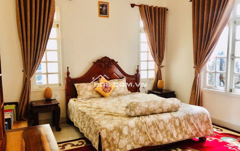 CHO THUÊ VILLA 8 PHÒNG NGỦ ĐƯỜNG HÙNG VƯƠNG ĐÀ LẠT