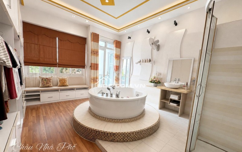 BÁN NHÀ HIẾM NHƯ KS 5 SAO- 4,5X22-4 TẦNG HẺM 8M CHỈ 7 TỶ 580