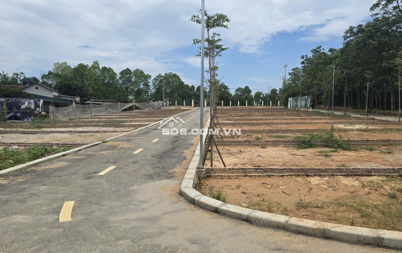 Bán đất ven đô Hà Nội 80m2 giá 1tỷ3 gần vành đai 5 mặt đường lớn gần trường đại học Lao động xã hội.