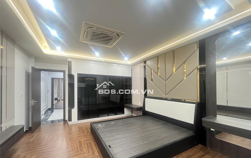 Siêu phẩm nhà đẹp mặt đường Đông Trà 5 tầng thang máy ô tô đỗ cửa kinhdoanh buôn bán tốt