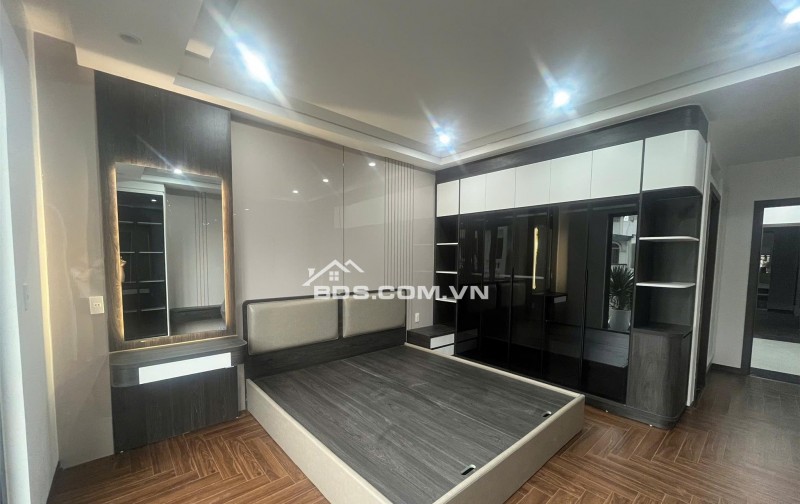Siêu phẩm nhà đẹp mặt đường Đông Trà 5 tầng thang máy ô tô đỗ cửa kinhdoanh buôn bán tốt