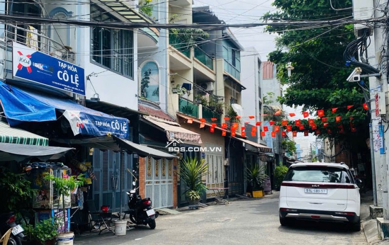 BÁN NHÀ TẠI PHƯỜNG 10, TÂN BÌNH – DT 47,6 M2 – SẴN SỔ HỒNG - CHỈ 6T450TR. LH:0793547979.