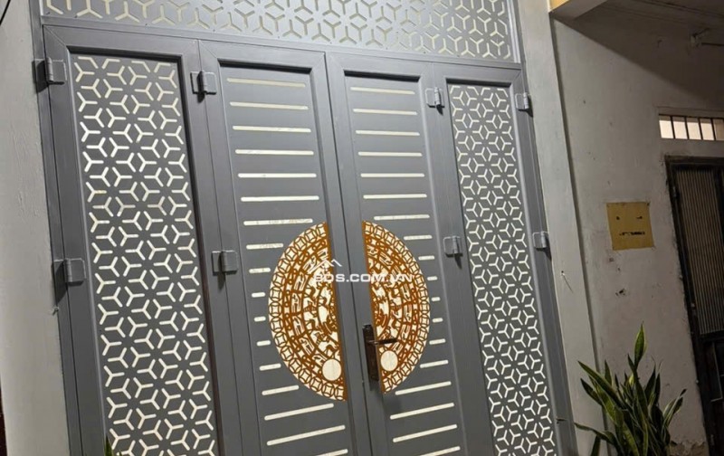 NHÀ VIP, KHU VỰC CBNV TRƯỜNG THUỶ LỢI. DT 33 M2 (4 TẦNG) SẴN SỔ CHỈ 10.8 TỶ. LH:0904683389