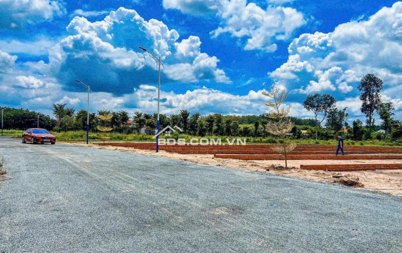 Đất đẹp - Giá Đẹp - Cách QL14 chỉ 200m - Tiện ích đầy đủ