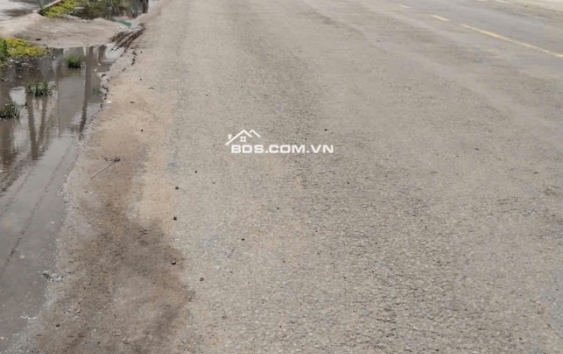 CC BÁN GẤP NHÀ C4, KHU ĐẤT ĐANG LÀM XƯỞNG CƠ KHÍ, GẦN 2500M2 SÁT MT835, CHỈ 14 TỶ. LH:0909327086.