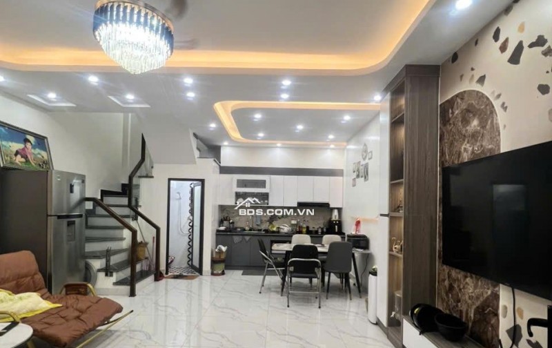 BÁN NHÀ 3 TẦNG NGÕ 2 CHỢ HÀNG CŨ - BỐT TRÒN