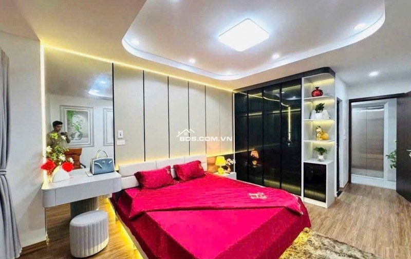 Nhà Đẹp Mặt Hồ Ba Mẫu _Ô Đồng Lầm _Đống Đa _40M 7 Tầng Thang Máy Full Nội Thất