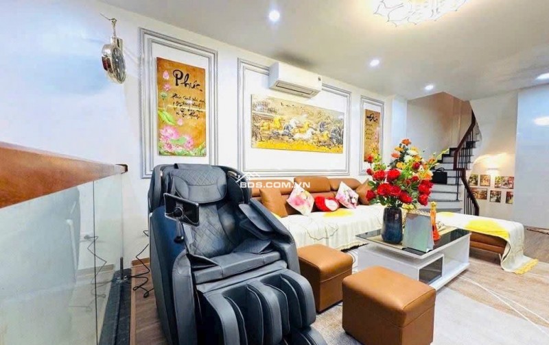 Nhà Đẹp Mặt Hồ Ba Mẫu _Ô Đồng Lầm _Đống Đa _40M 7 Tầng Thang Máy Full Nội Thất