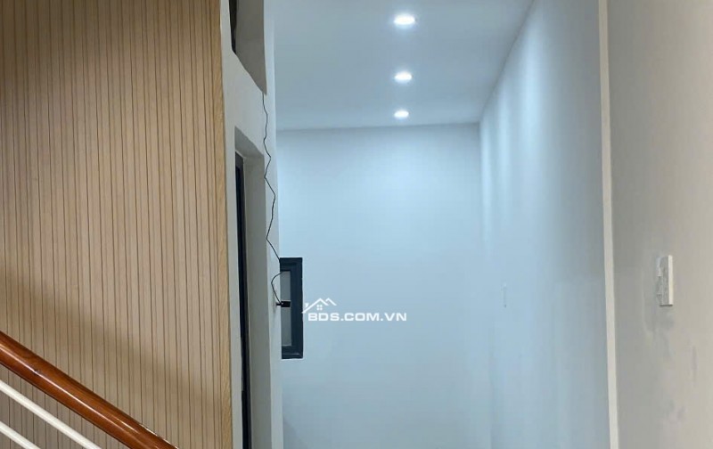 Bán nhà giá rẽ, mới xây 1 trệt 1 lầu, ngay trung tâm Đà Lạt, rộng thoáng