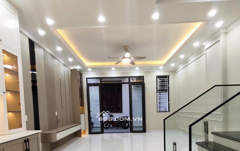 Nhà đẹp Miếu Hai Xã 4 tầng ô tô đỗ gần nhà