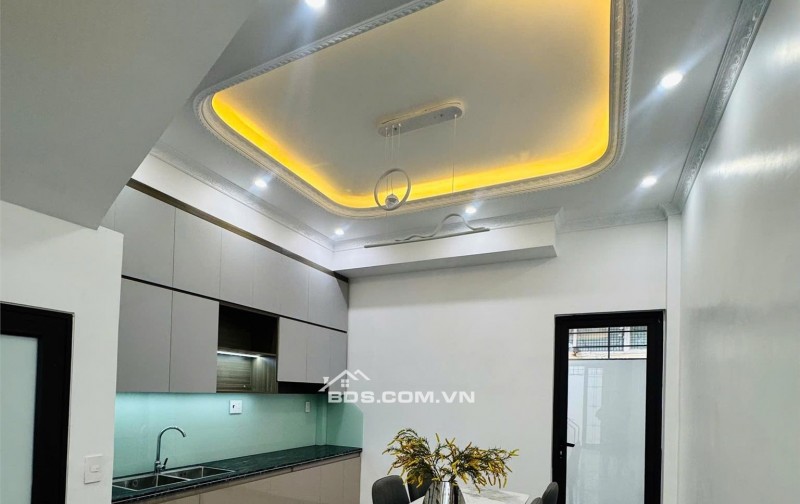BÁN NHÀ 3 TẦNG NGÕ 2 CHỢ HÀNG CŨ - BỐT TRÒN
