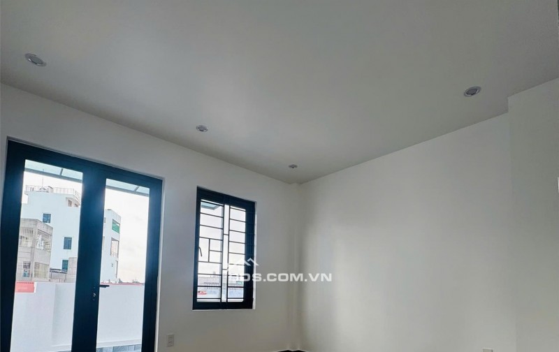BÁN NHÀ 3 TẦNG NGÕ 2 CHỢ HÀNG CŨ - BỐT TRÒN