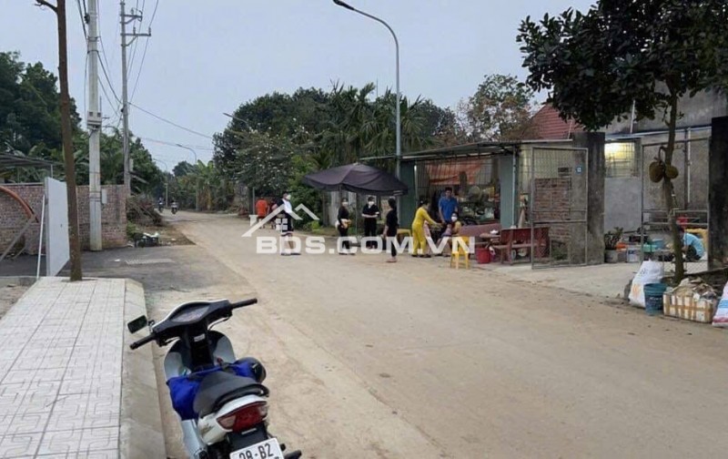 Bán 60m2 2 mặt tiền trung tâm Hòa Lạc sát trường Lục Quân ngã tư trục Hồ Tây Ba Vì