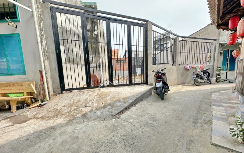 Bán lô đất thổ cư vị trí đẹp tiện xây CHDV Đường số 49. Quận 7