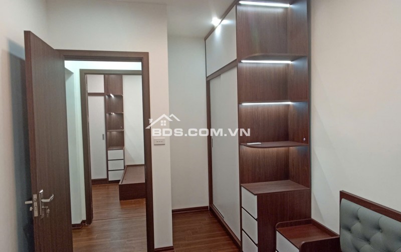 NHÀ HỒ TÂY ĐỦ CÔNG NĂNG. NHÀ ĐẸP. GẦN HỒ TÂY. SẴN Ở. ĐẨY ĐỦ TIỆN ÍCH