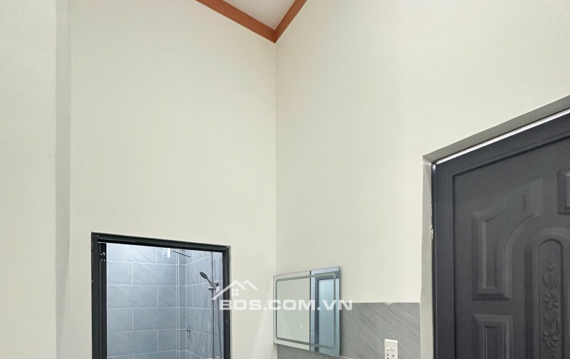 CĂN NHÀ CẤP 4 SÁT ỦY BAN CHÁNH PHÚ HÒA – 165 M2 SHR 1TY 7XX. LH:0868673151.