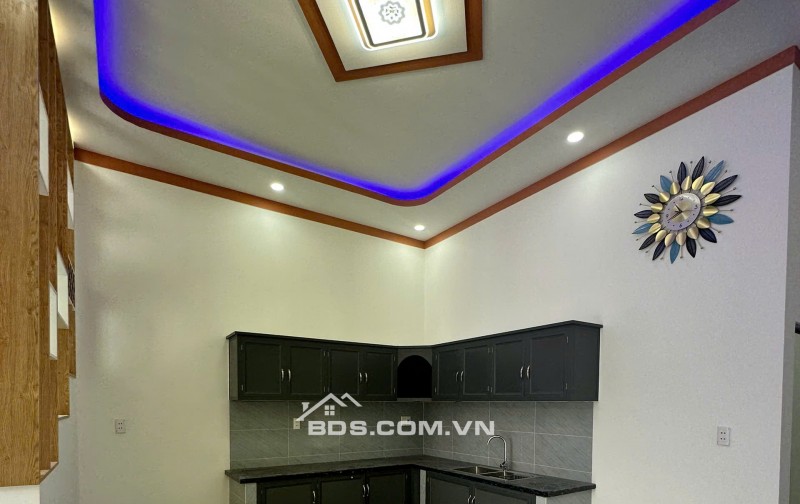 CĂN NHÀ CẤP 4 SÁT ỦY BAN CHÁNH PHÚ HÒA – 165 M2 SHR 1TY 7XX. LH:0868673151.