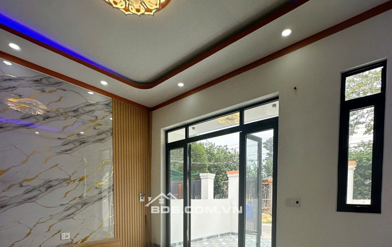 CĂN NHÀ CẤP 4 SÁT ỦY BAN CHÁNH PHÚ HÒA – 165 M2 SHR 1TY 7XX. LH:0868673151.