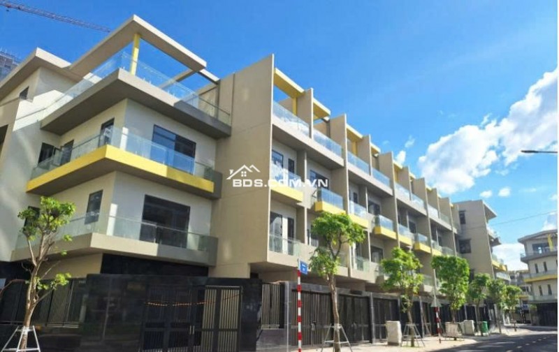 CHỈ CÒN ĐÚNG 2 CĂN CUỐI CÙNG NHÀ PHỐ TRỰC DIỆN ĐÔ THỊ ĐẲNG CẤP – NHẬN NHÀ SANG, NHẬN NGAY CHIẾT KHẤU 5%!