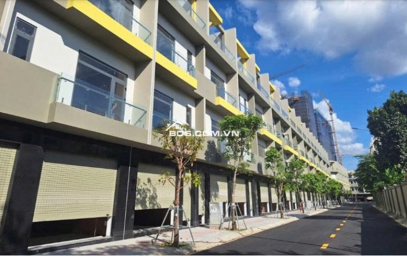 CHỈ CÒN ĐÚNG 2 CĂN CUỐI CÙNG NHÀ PHỐ TRỰC DIỆN ĐÔ THỊ ĐẲNG CẤP – NHẬN NHÀ SANG, NHẬN NGAY CHIẾT KHẤU 5%!