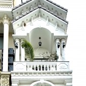 CẦN BÁN GẤP NHÀ - TRUNG TÂM ĐỐNG ĐA - GẦN PHỐ - NHÀ ĐẸP Ở NGAY