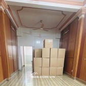  NHÀ MỚI Ở NGAY HÒA BÌNH,TÂN PHÚ. HẺM NHỰA 9M CÓ LỀ 2M,GẦN RICHSTAR,CHỢ CÂY KEO,COOP MART, VÀI BƯỚC CHÂN RA HÒA BÌNH,TÔ HIỆU. 4M X 17M,3 TẦNG,SỔ