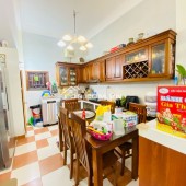 SIÊU HIẾM Ô TÔ THÔNG VƯỜN HOA KHÔNG QUY HOẠCH