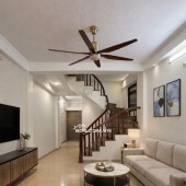 BÁN NHÀ DÂN XÂY–LÔ GÓC–Ô TÔ ĐỖ CỬA–CÁCH ĐƯỜNG VỈA HÈ Ô TÔ TRÁNH CHỈ 20M–NGÕ THÔNG