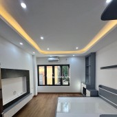 LÔ GÓC KHƯƠNG ĐÌNH - 36m2 x 6T THANG MÁY , MT 