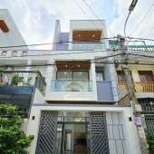 Bán nhà mặt phố đường Trường Lưu, Q9, Thủ Đức, TP HCM. DT 50m2, 3 tầng, SH. Giá 4,7 tỷ.