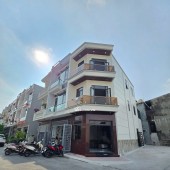 Nhà 2 mặt tiền phường Dĩ An HCM –Gần ngã tư 550 Vị trí đắc địa, phù hợp để ở kết hợp kinh doanh buôn bán.