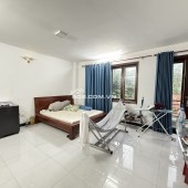 nhà 8x18m trệt + lửng + 1 Lầu đường 39 Phường Tân Quy Q7. giá 29 tỷ
