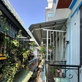 Cần bán nhà 4x10 40m2 1 trệt 1 lầu giáp hóc môn giá chưa đến 1 tỉ