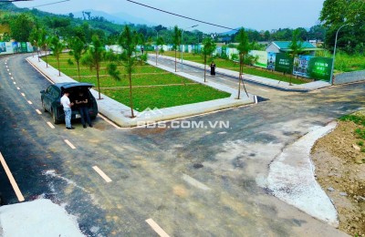 Tôi cần bán mảnh đất đẹp 100m2, mặt tiền 5,97m, đường rộng 15m tại Phú Cát, Hà Nội, giá 2,2 tỷ.
