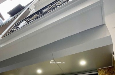 Cần bán gấp nhà mặt ngõ Pháo Đài Láng diện tích 45m2 giá 9,9 tỷ .