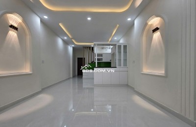 Bán nhà mặt phố Kha Vạn Cân, Linh Trung, Thủ Đức, TP HCM. DT 120m2, 2 tầng. Giá 9.35 tỷ