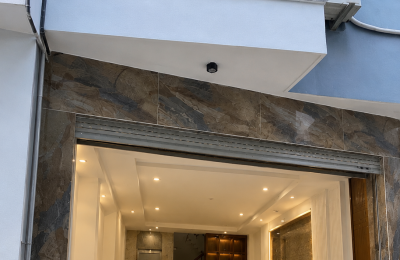  NHÀ MỚI KÍNH KOONG–THANG MÁY NGOẠI NHẬP–FULL NỘI THẤT VIP–Ô TÔ VÀO NHÀ–LONG BIÊN 