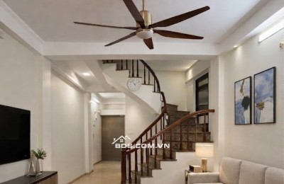 BÁN NHÀ DÂN XÂY–LÔ GÓC–Ô TÔ ĐỖ CỬA–CÁCH ĐƯỜNG VỈA HÈ Ô TÔ TRÁNH CHỈ 20M–NGÕ THÔNG