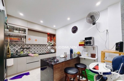 Bán nhà sân vườn Lâm Văn Bền, Q7, 100m2, giá chỉ 11 tỷ