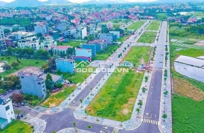  CƠ HỘI SỞ HỮU ĐẤT ĐÔ THỊ ĐẸP – GIÁ TỐT TẠI LỤC NAM  KĐT Đồng Cửa 2 – Lục Nam  Diện tích: 82,5m²  Mặt tiền: 5,5m cực đẹp  Giá chỉ từ: 2 tỷ 6xx  Ưu điểm nổi bật:  Mặt tiền rộng 5,5m – cực kỳ thoáng, dễ thiết kế nhà đẹp  Đường rộng, vỉa hè 5,5m – ô tô đỗ cử