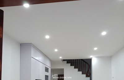  NHÀ MỚI KÍNH KOONG – VÀI BƯỚC CHÂN RA PHỐ NGUYỄN LAM– DÂN TRÍ CAO –LONG BIÊN 