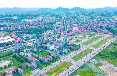 ĐẤT ĐẸP LỤC NAM- #ĐỒNG_CỬA2 – Đón khách bằng sự chu đáo  – Tư vấn bằng cái tâm  – Đồng hành bằng uy tín  Dự án Đồng Cửa 2, Lục Nam   Đã có sổ chuyển nhượng luôn   Hướng Nam   Diện tích 5,5x 15m =82,5m2  Đường 8m + vỉa hè 10m  Giá chuyển nhượng 2 tỷ 655tr 