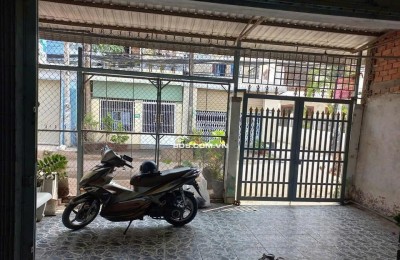 NGỘP BA,NK BÁN GẤP CĂN NHÀ GIÁ 810 TRIỆU – SHR – GẦN CHỢ XUÂN THỚI SƠN 