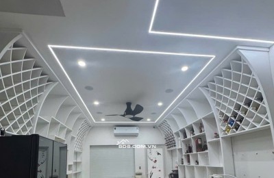 Cực hiếm, mặt tiền khu tên lửa, Bình Tân, sát bên Aeon. chi hơn 9 tỶ  Nguồn: https://nhadat247.com.vn/cuc-hiem-mat-tien-khu-ten-lua-binh-tan-sat-ben-aeon-chi-hon-9-ty