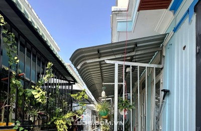 Cần bán nhà 4x10 40m2 1 trệt 1 lầu giáp hóc môn giá chưa đến 1 tỉ